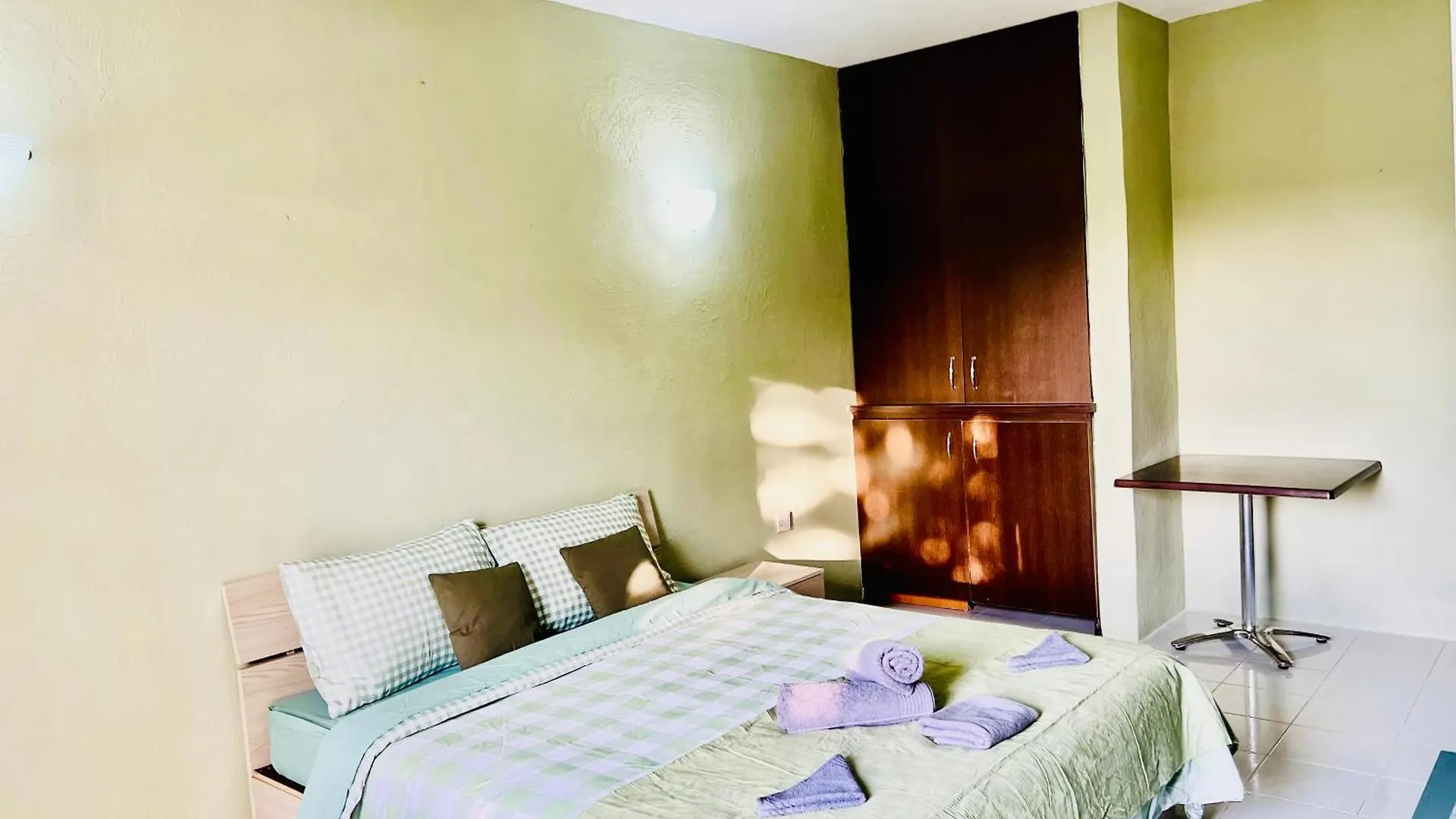 Budget Friendly 2 Bedroom Apartment In The Heart Of St Julians, Paceville Saint Julian's