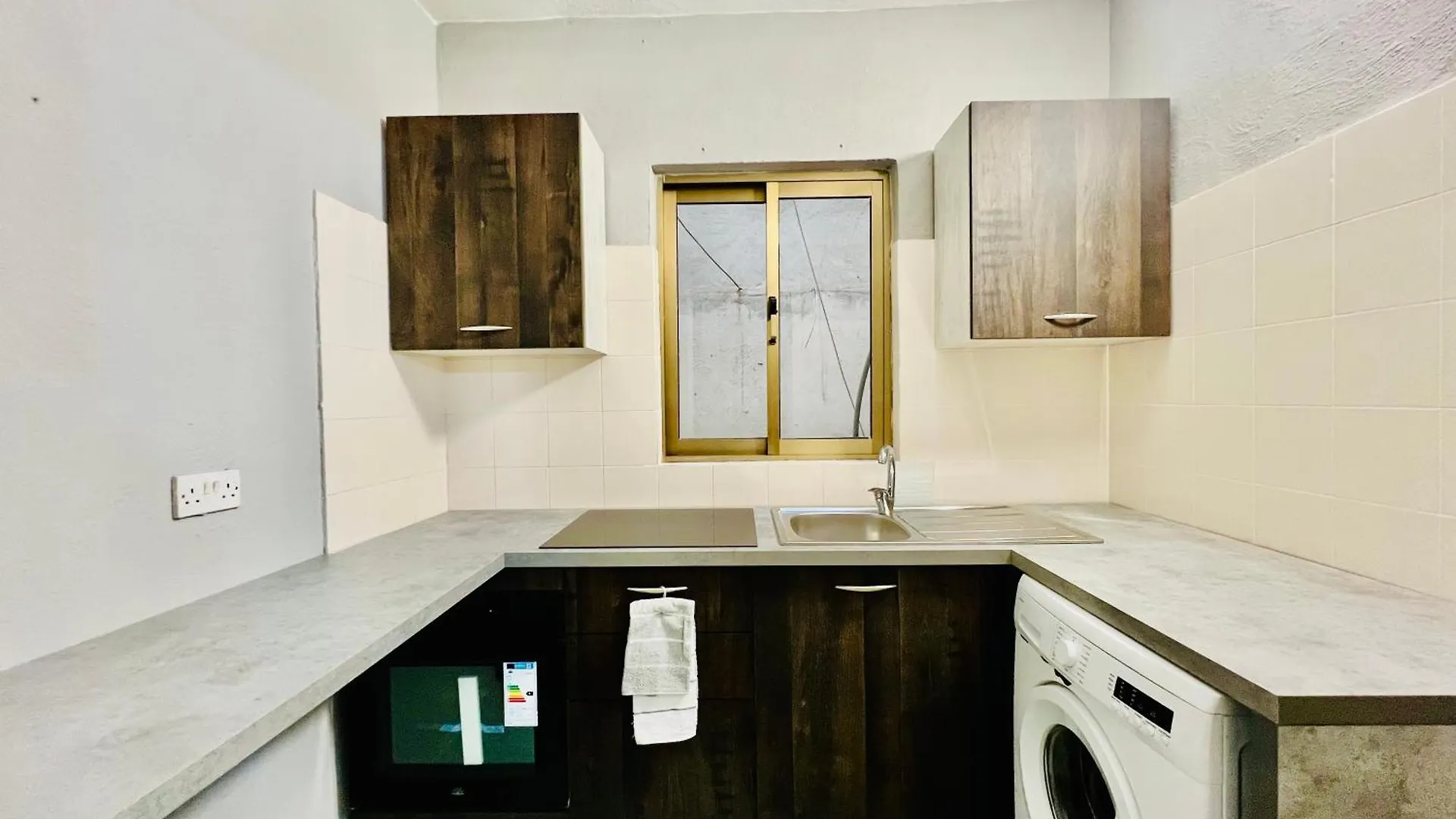 Budget Friendly 2 Bedroom Apartment In The Heart Of St Julians, Paceville Saint Julian's 0*,  マルタ