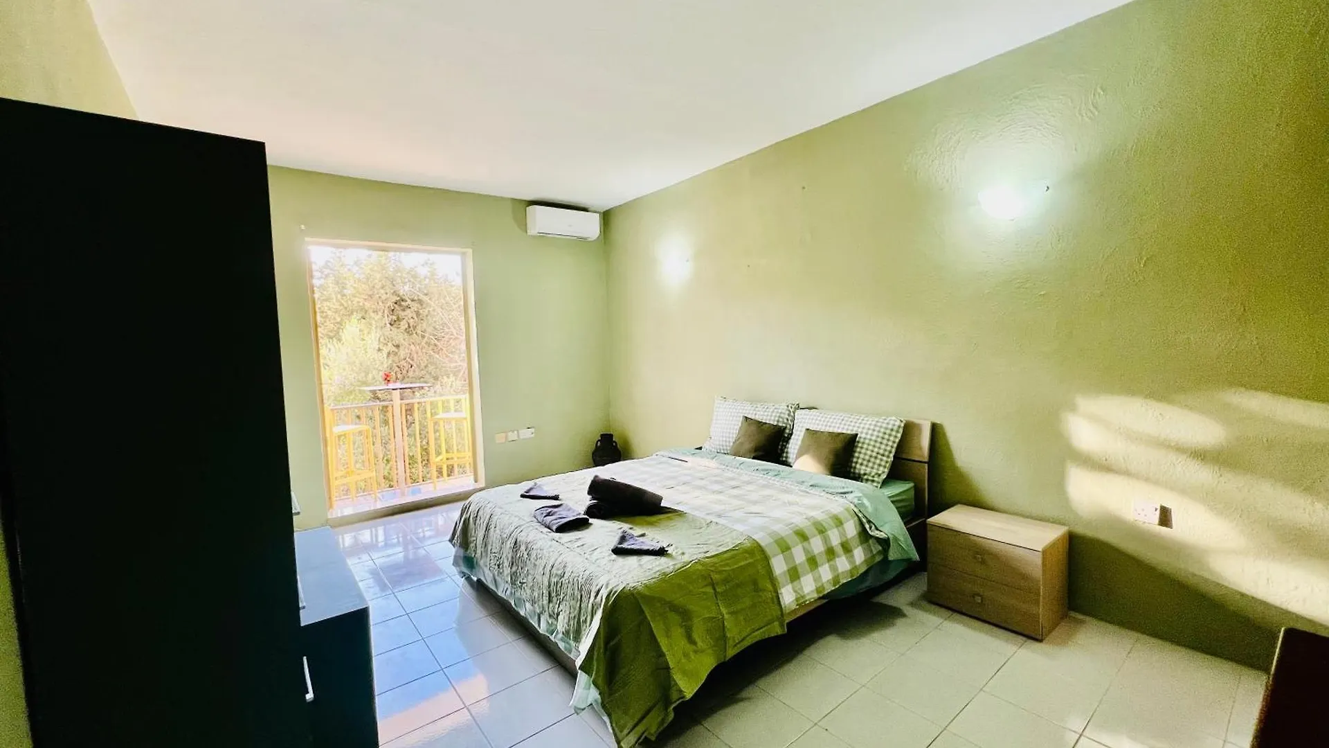 Budget Friendly 2 Bedroom Apartment In The Heart Of St Julians, Paceville Saint Julian's 0*,