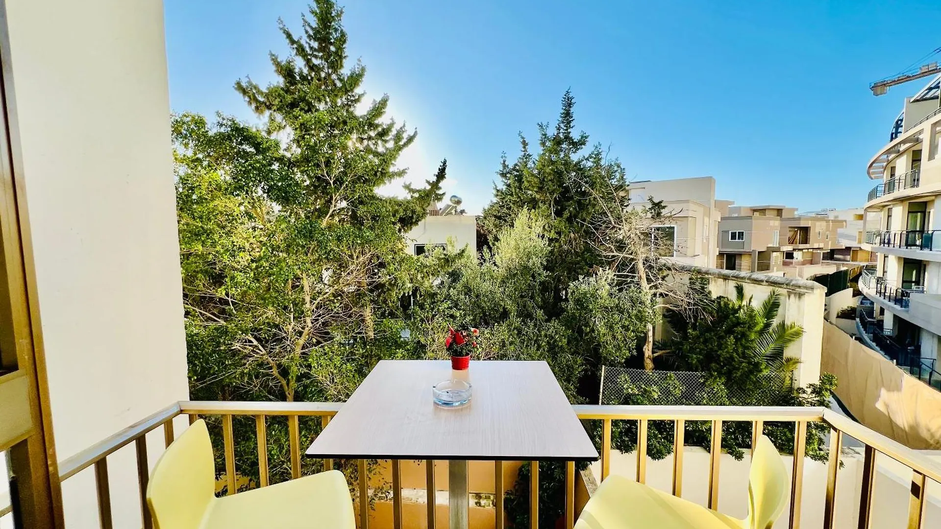 Budget Friendly 2 Bedroom Apartment In The Heart Of St Julians, Paceville Saint Julian's