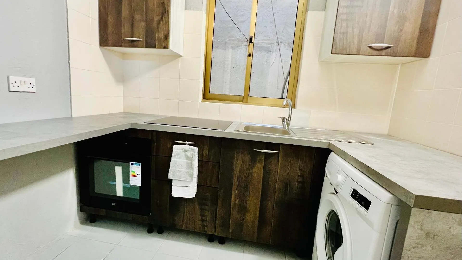 Budget Friendly 2 Bedroom Apartment In The Heart Of St Julians, Paceville Saint Julian's